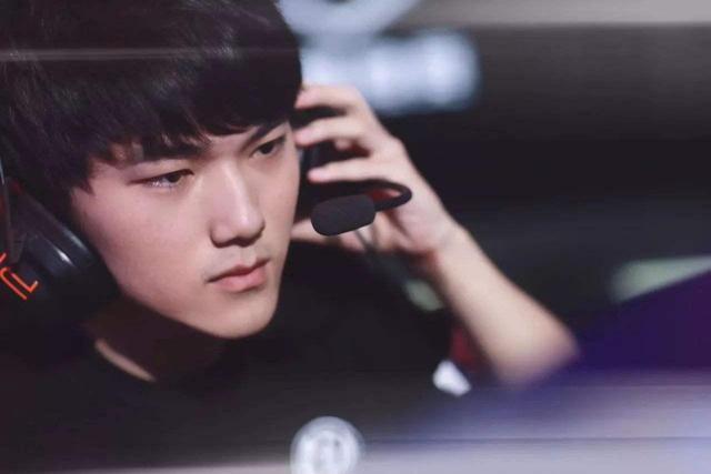 传闻：SimonD4rk 和 Tag 将为 Apeks 参加 EWC 2025 资格赛